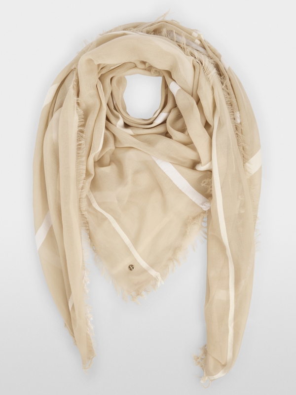 Cotton scarf with fringes