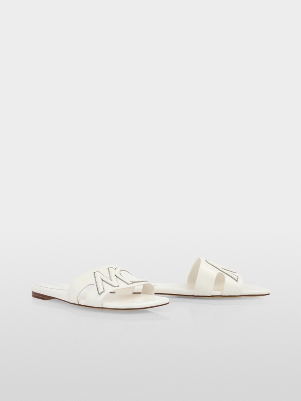 Sandales plates avec lanières décoratives