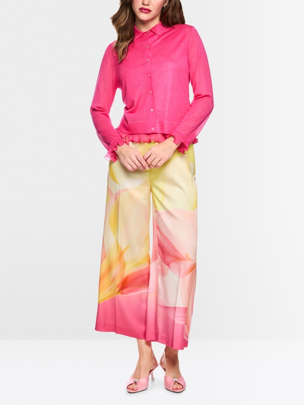 Fine-knit cardigan with floral buttons