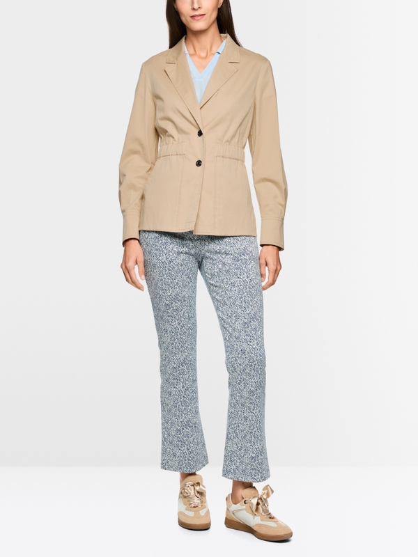 Lightweight blazer with elastic waist