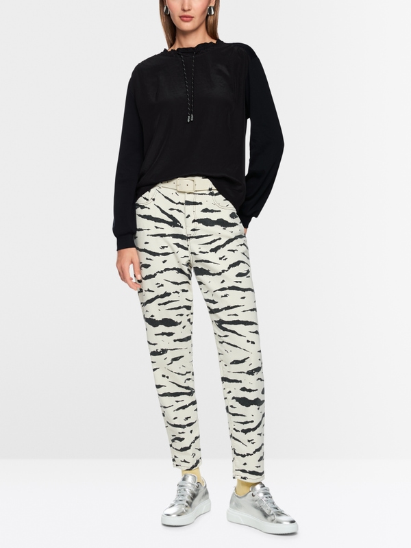 Long-sleeved shirt with materials mix