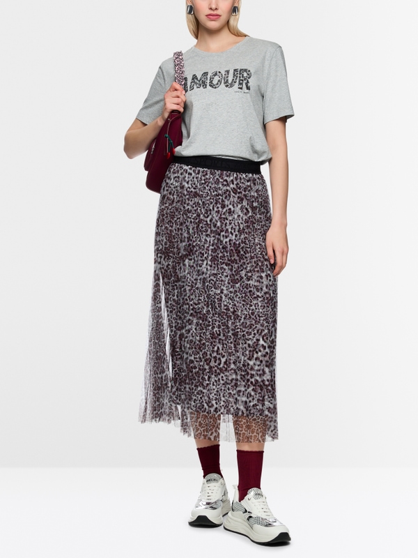 Pleated skirt with leopard print