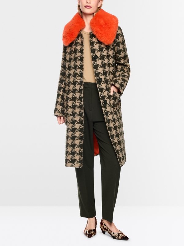 Houndstooth coat with faux fur collar