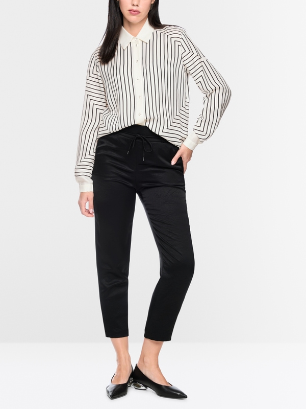 Geometric blouse in a silk blend