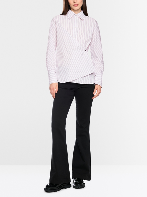 Wrap blouse in a modern layered look