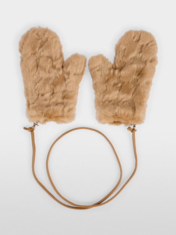 Cosy faux fur mittens