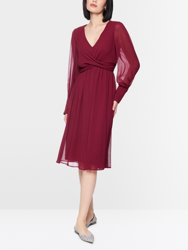 Elegant crêpe midi dress