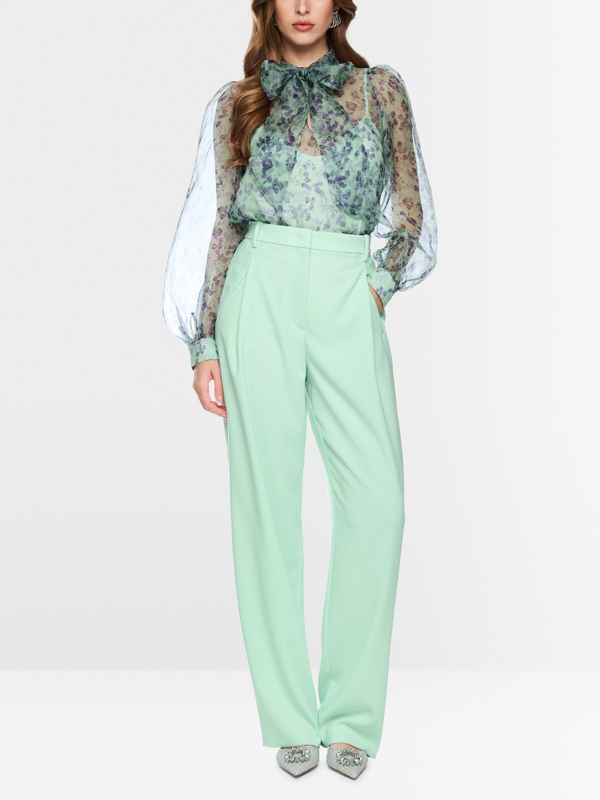 Blouse en soie avec lavallière