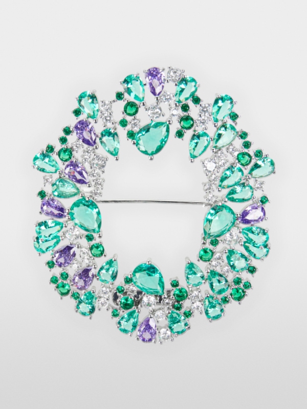 Oval rhinestone brooch