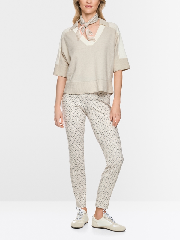 Two-tone V-neck jumper