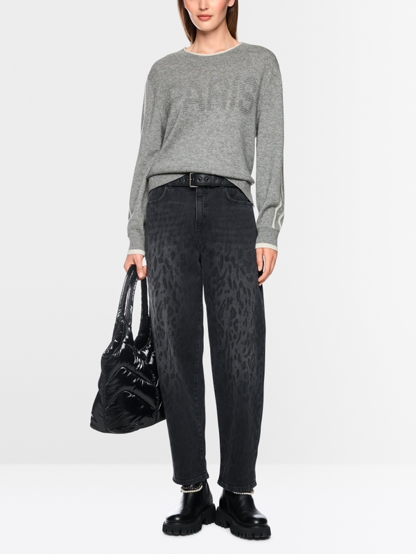 Knitted jumper with lettering