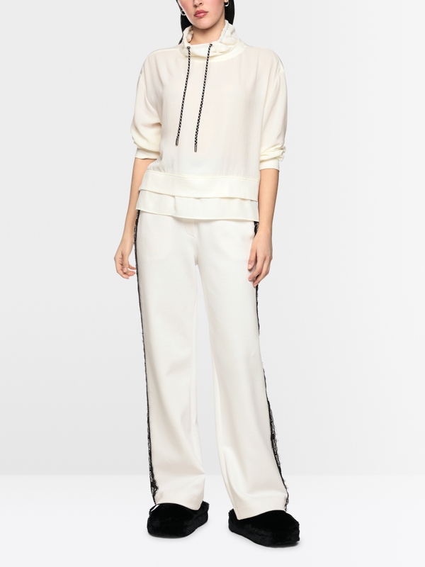 Loose-fitting blouse