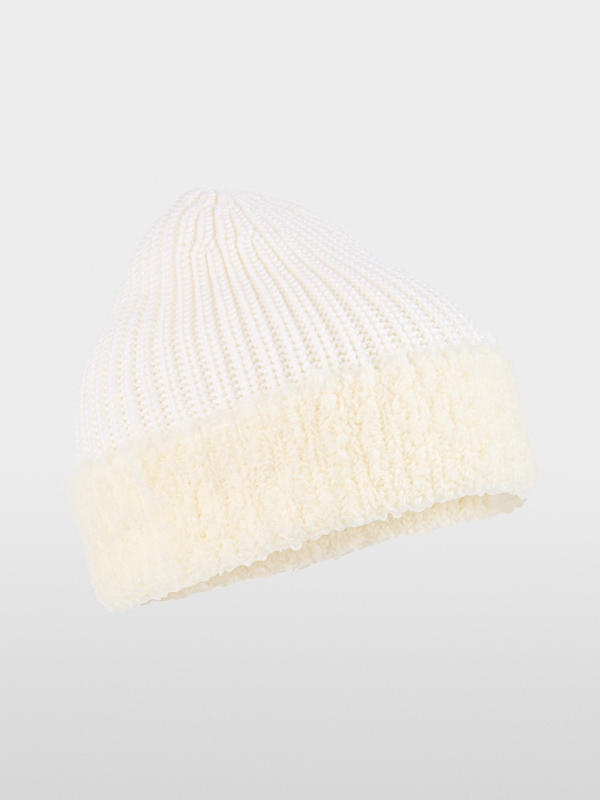 ‘Knitted in Germany’ cosy beanie