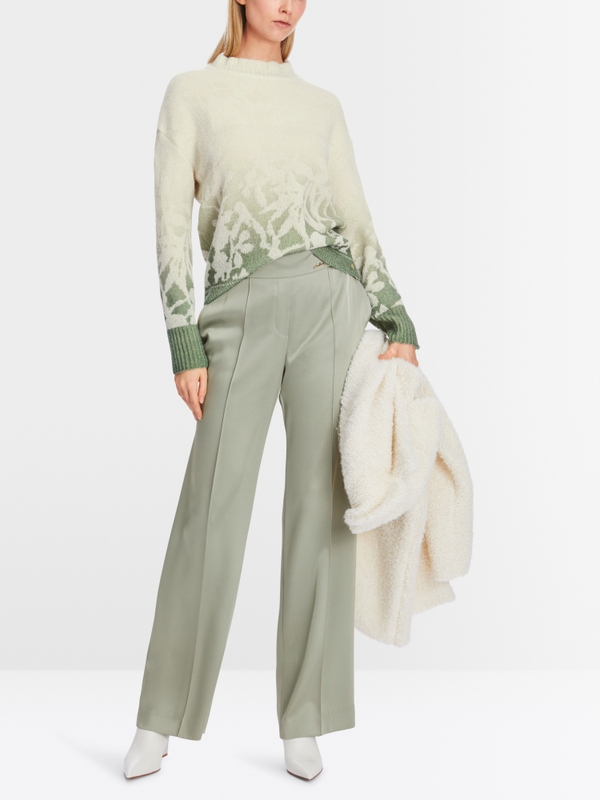 Pull floral tricoté en Allemagne