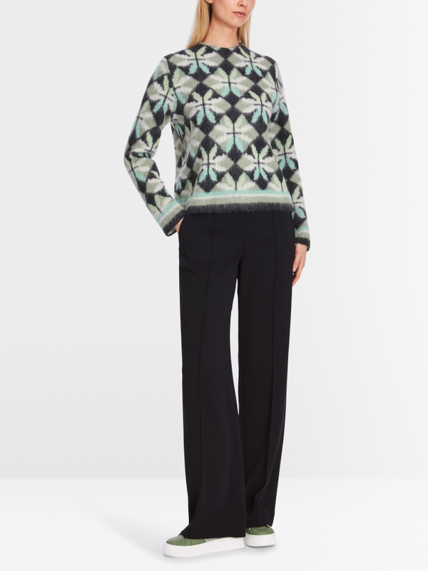 Flauschiger Sweater Knitted in Germany