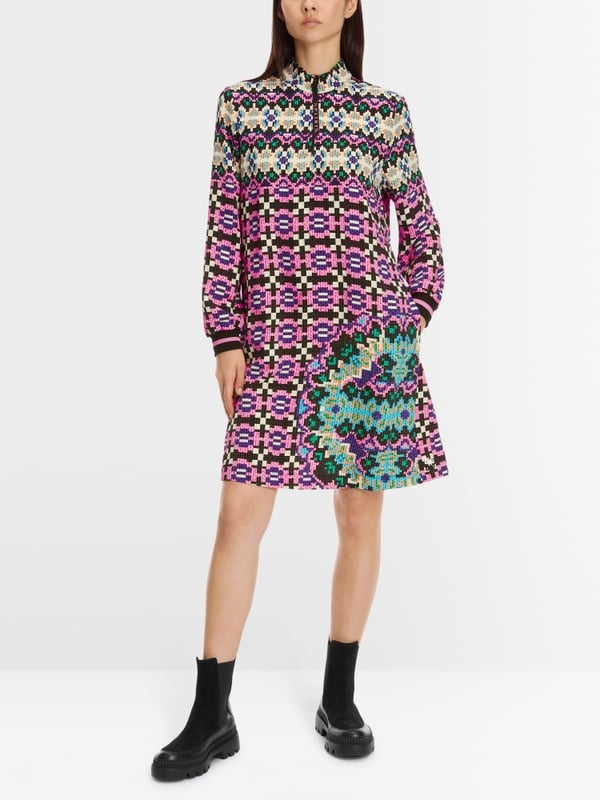 Knielanges Kleid