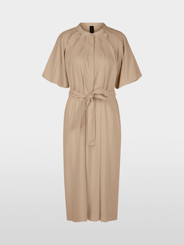 Kleid mit Falten