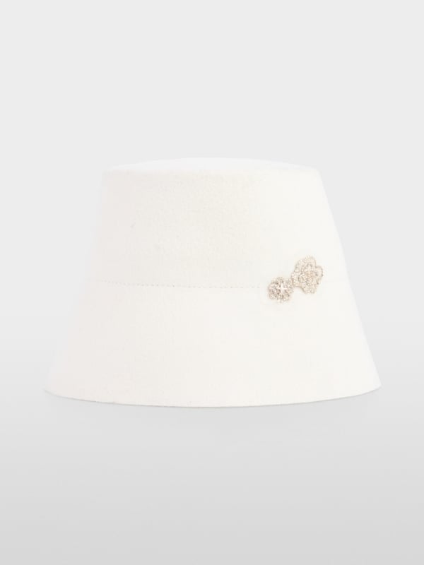 Bucket hat met bloemenapplicatie