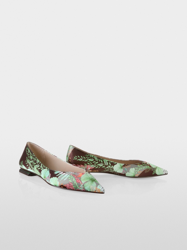 Ballerina mit floralem Print