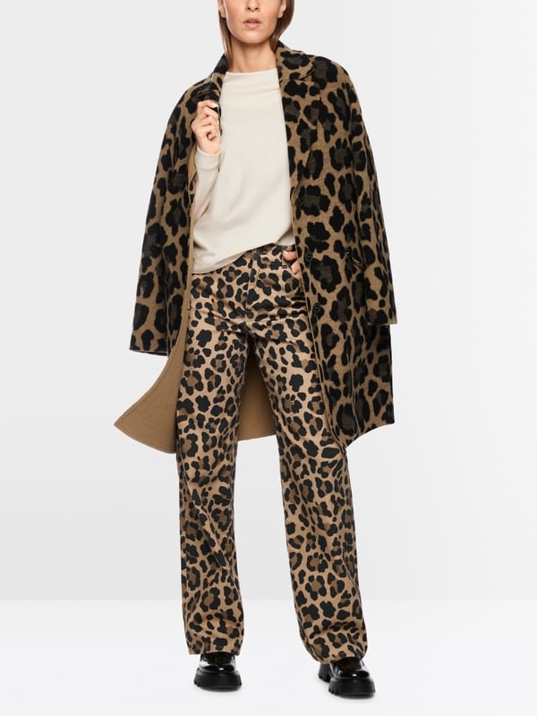 Long-sleeved shirt with boat neck