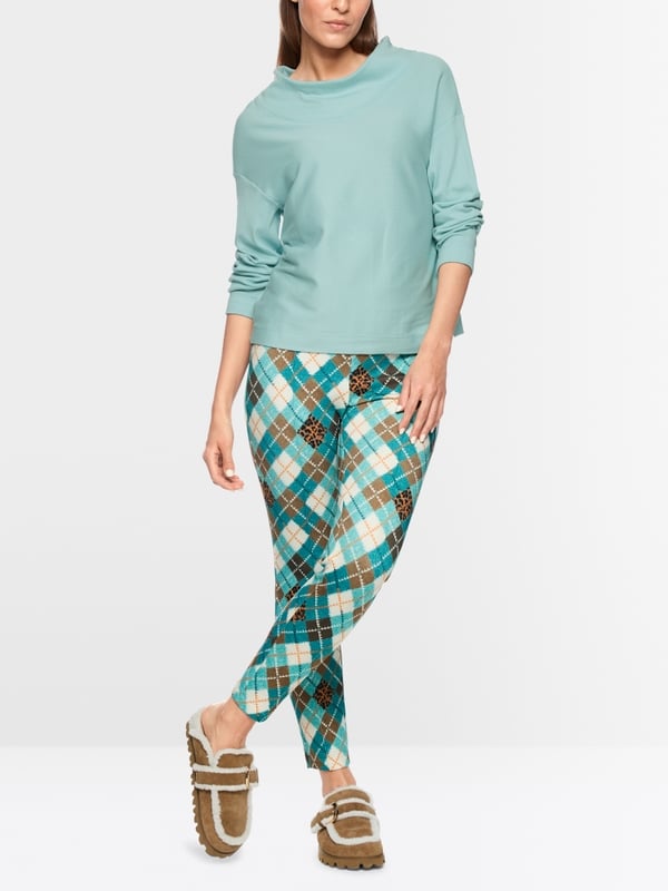Long-sleeved shirt with boat neck