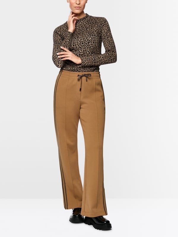 Leopard print long-sleeved shirt