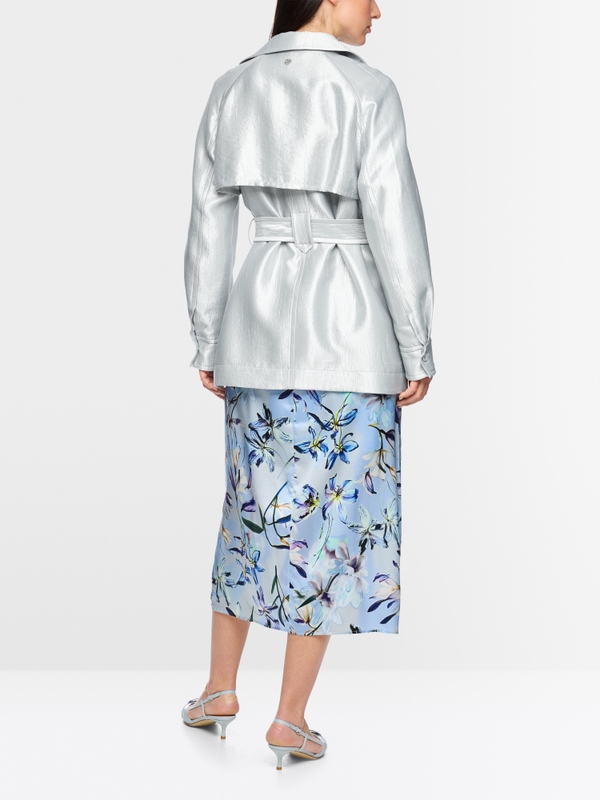 Lightweight outdoor jacket with shimmer