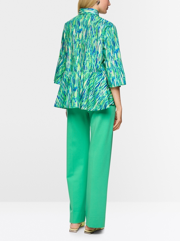 Feminine blouse with confetti print