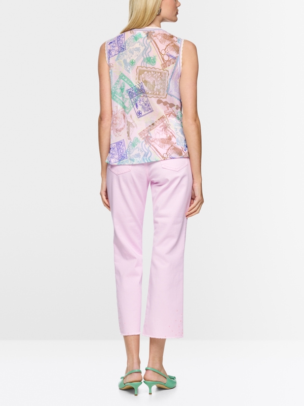 Sleeveless knitted top with stamp print