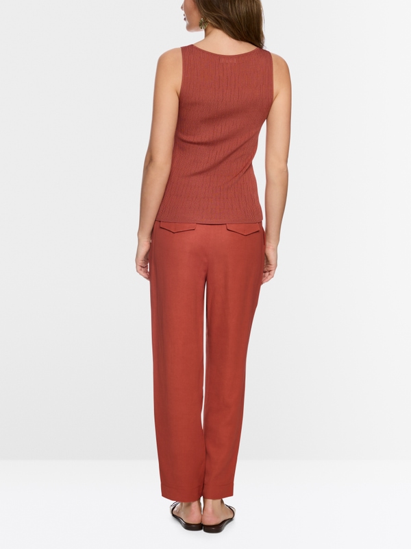 Sleeveless fine knit top