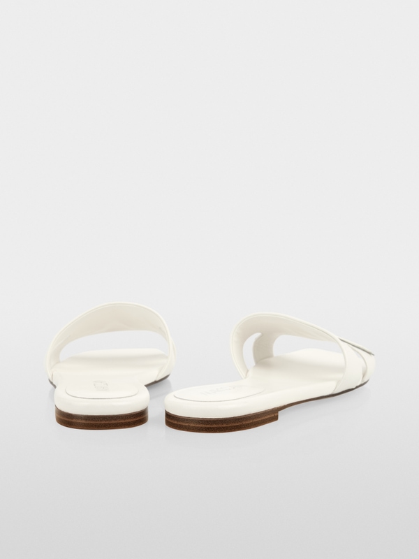 Sandales plates avec lanières décoratives