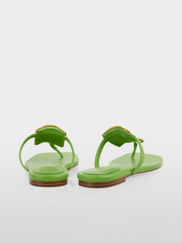 Leather toe thongs with decoration