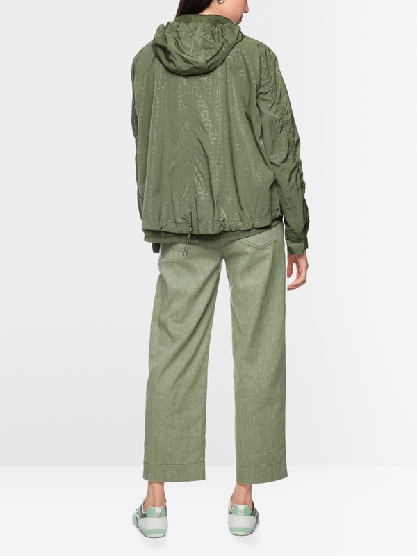 Lightweight outdoor jacket