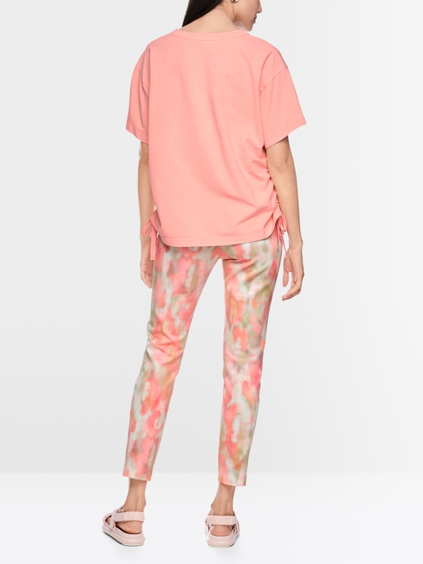 T-shirt with gathering