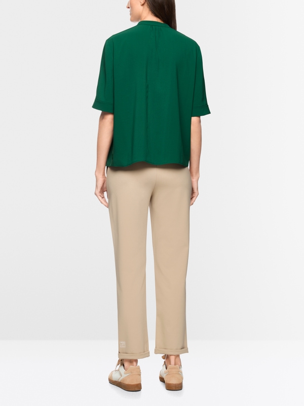 Short-sleeved blouse