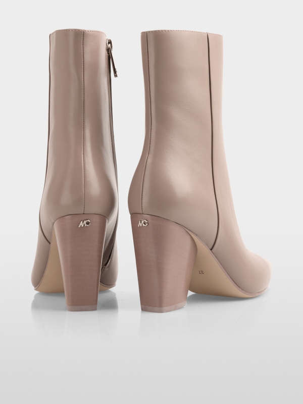 Leather booties with zip