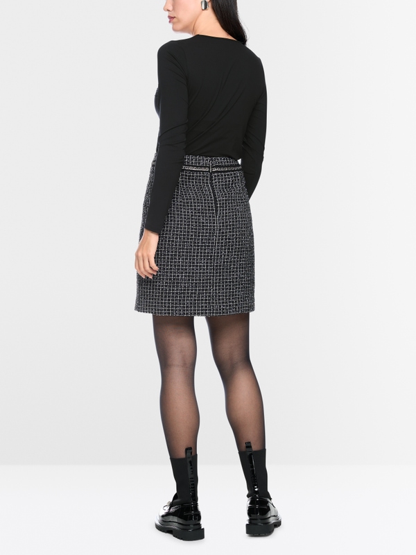 Refined long-sleeved stretch top