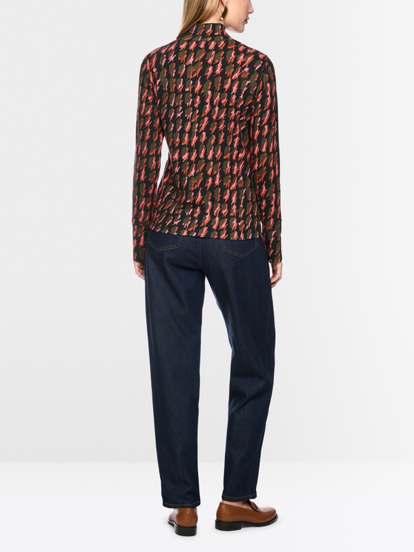 Shirt with abstract houndstooth pattern