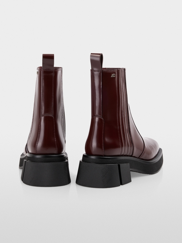 Leather Chelsea boots