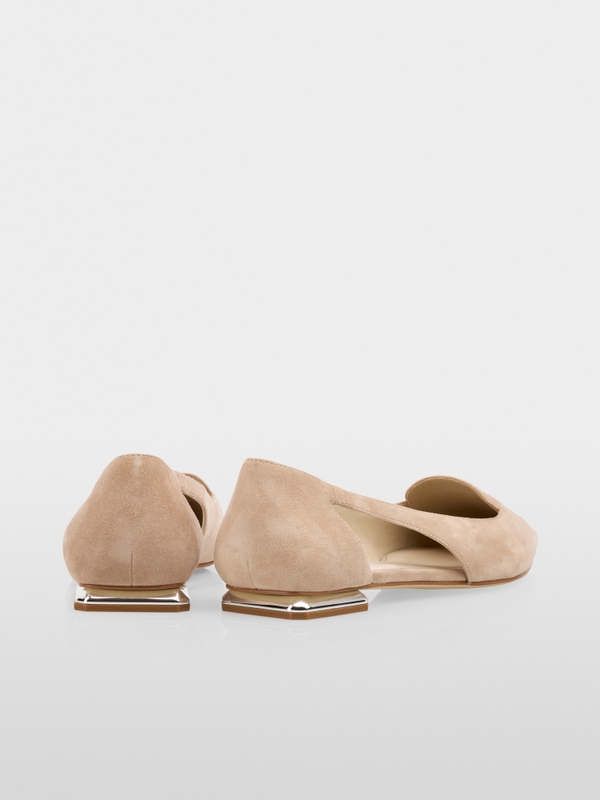 Ballerina flats with cut-outs