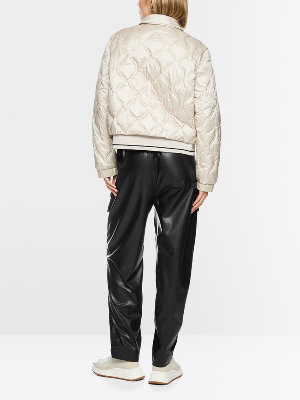 Veste matelassée avec détails contrastés