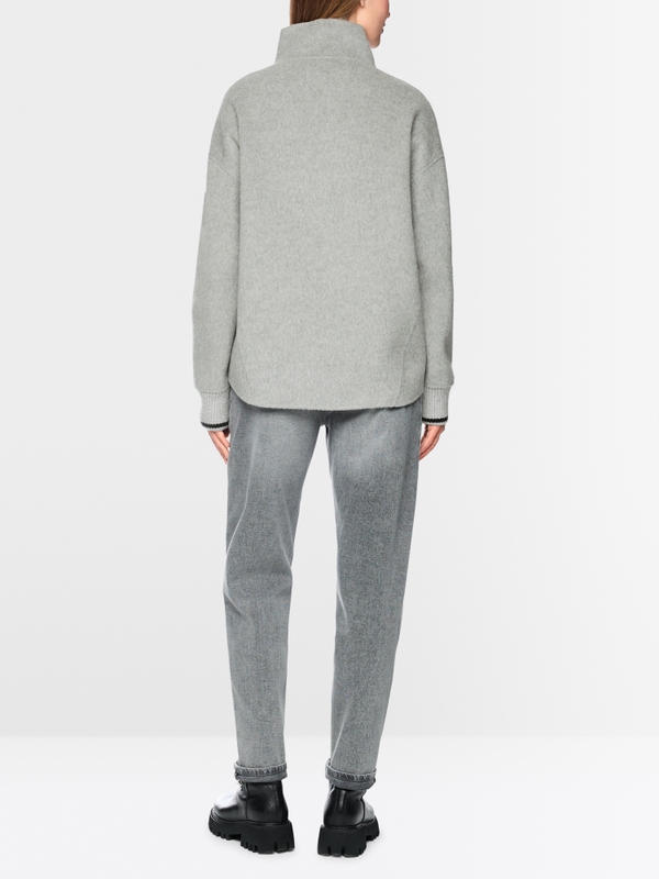Sporty jacket with stand-up collar