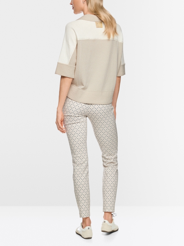 Two-tone V-neck jumper