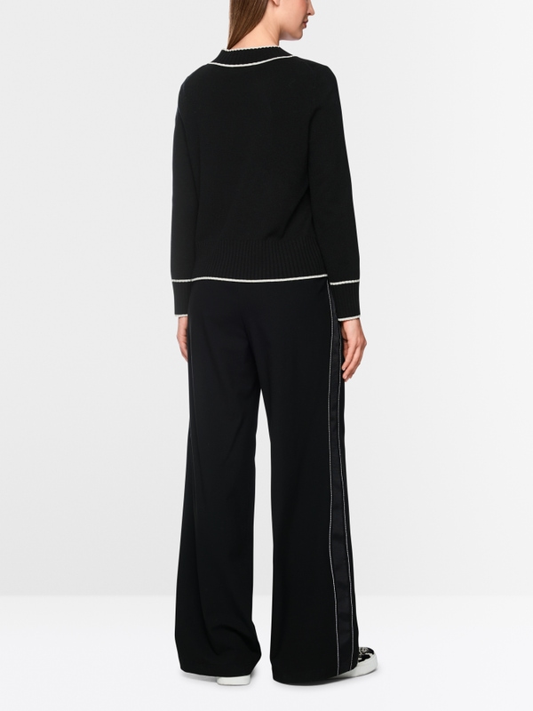 Knitted jumper with contrasting trim
