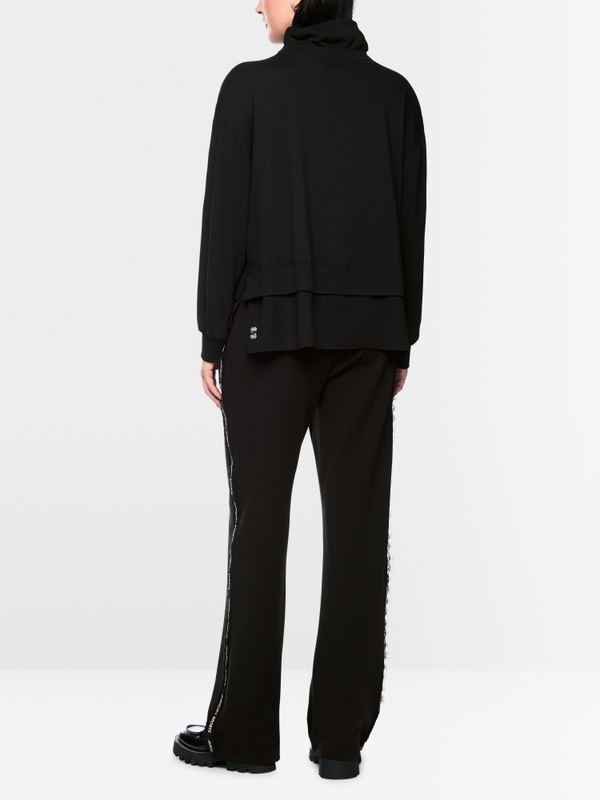 Loose-fitting blouse