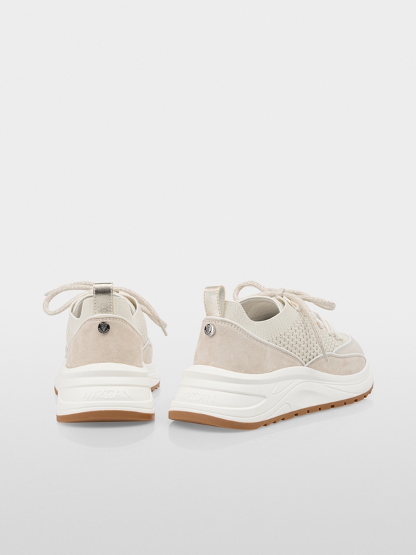 Baskets en tricot avec empiècements en cuir