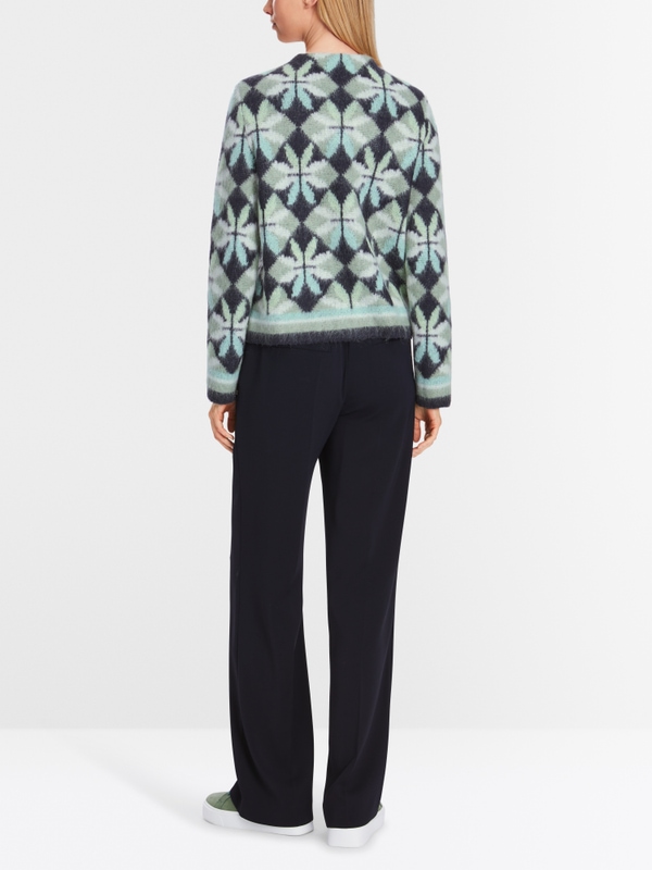 Flauschiger Sweater Knitted in Germany