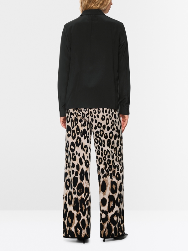 Edle Seidenbluse