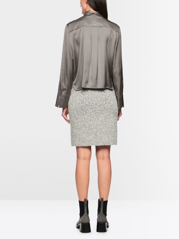 Vrouwelijke blouse met strik