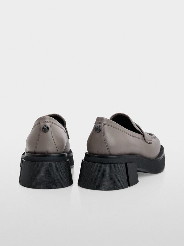 Leather shoes with platform